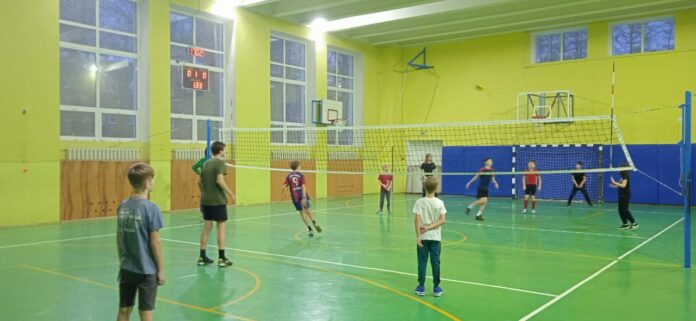 Депутат Совета депутатов Городского округа Подольск организовал открытую тренировку по волейболу