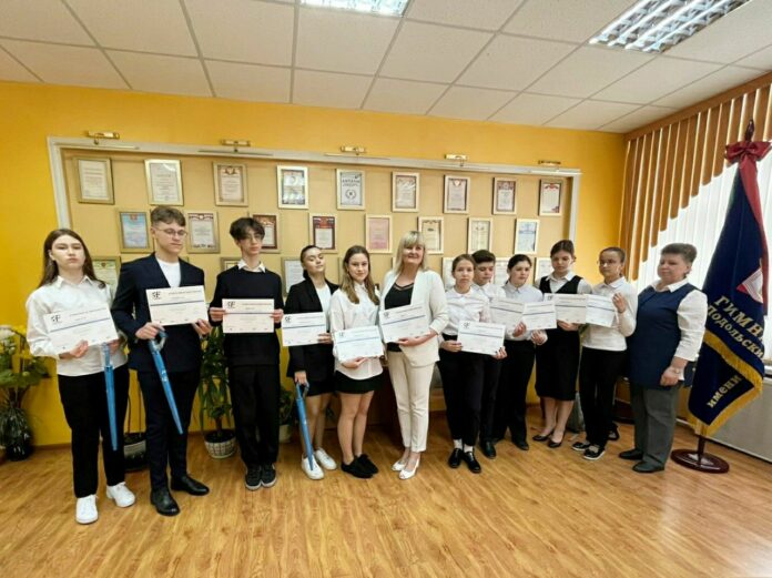 Гимназисты округа подтвердили завершение зарубежной онлайн-стажировки