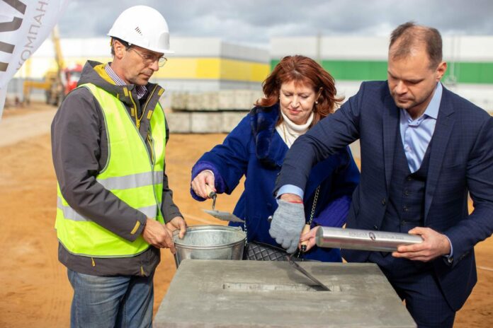 «Капсулу времени» заложили в основание нового производства  ООО «Арабика»