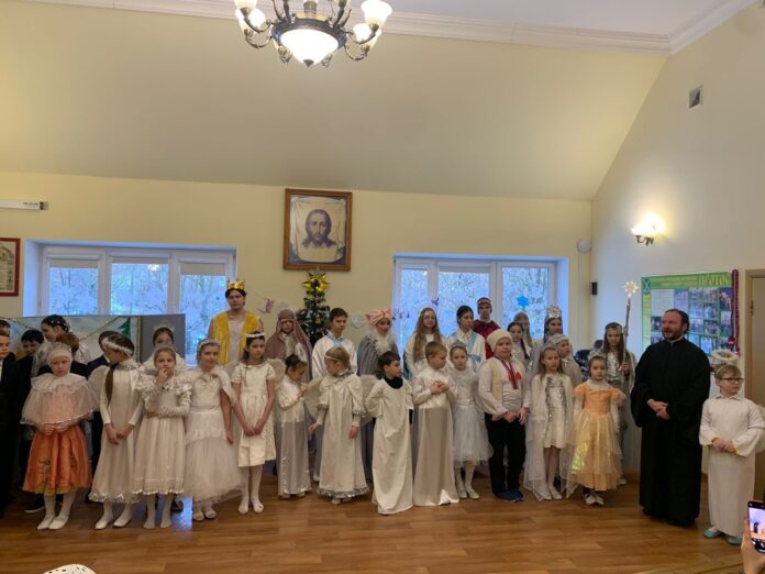 В Троицком кафедральном соборе г. Подольска прошел традиционный Рождественский праздник