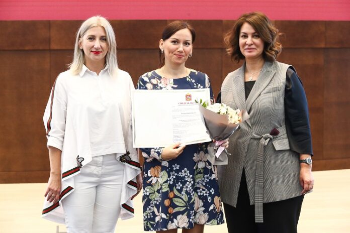 Фельдшеру Подольской подстанции скорой медицинской помощи подарен сертификат на приобретение жилья