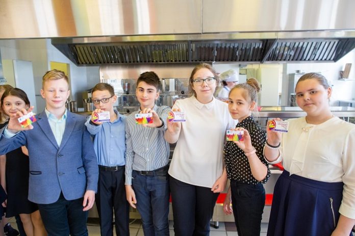 Школьные терминалы и «карта ученика» упрощают оплату обедов