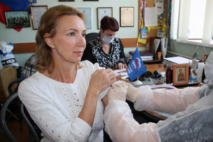 Татьяна Круглова организовала лекцию психолога и вакцинацию от сезонного гриппа среди инвалидов