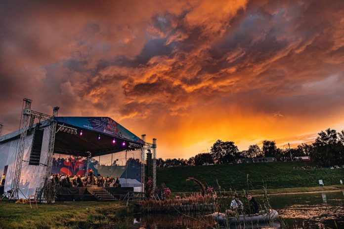 Оперная певица из Подольска выступила на фестивале Николая Хондзинского «Музыка на воде»