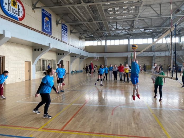 В Спорт-Сервисе состоялись cоревнования по волейболу среди женских команд