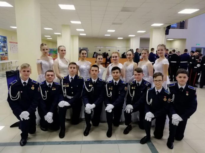 Кадеты школы № 32 приняли участие в III Открытом кадетском балу в Истре