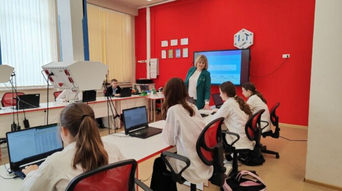 Депутат Совета депутатов встретилась с юными программистами