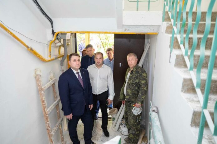 В рамках программы Губернатора Московской области Андрея Воробьева «Мой подъезд» в этом году в...