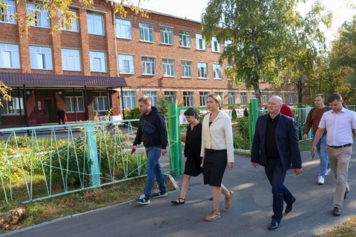 В Шепчинках проверили ход комплексного благоустройства дворов