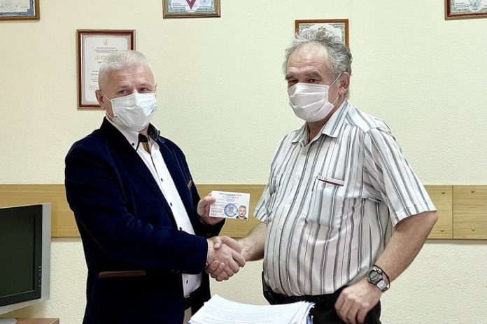 Кандидаты получили удостоверения