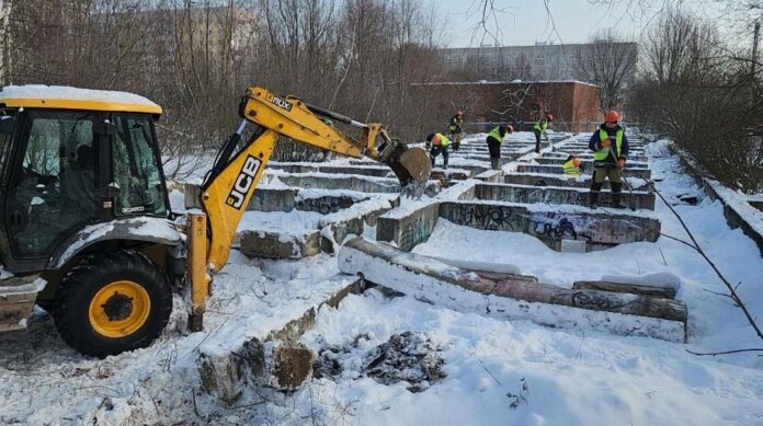 В Подольске продолжается снос заброшенных и аварийных зданий
