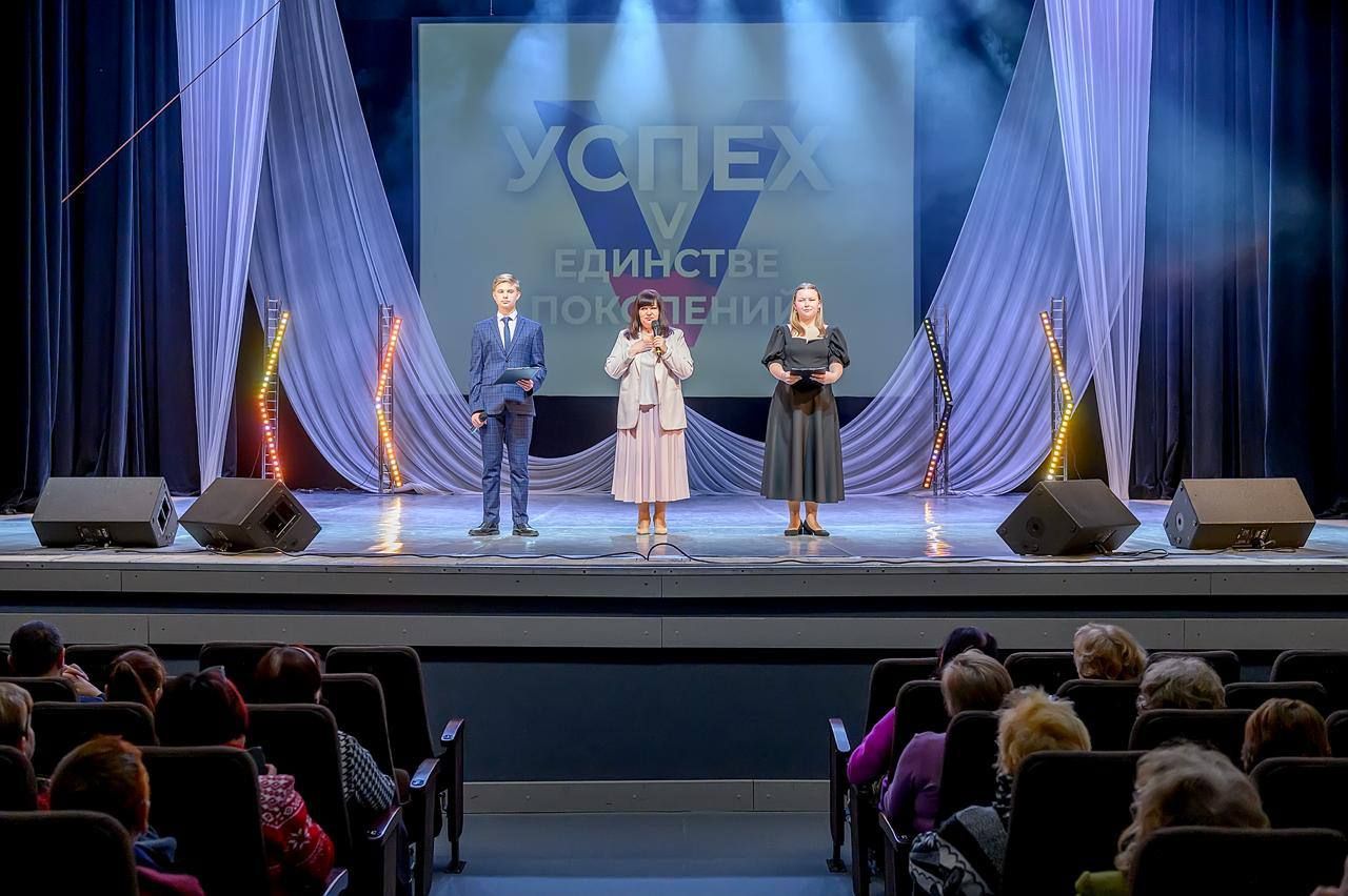 В ДК «Октябрь» чествовали защитников Отечества: тепло, слезы и гордость за героев 