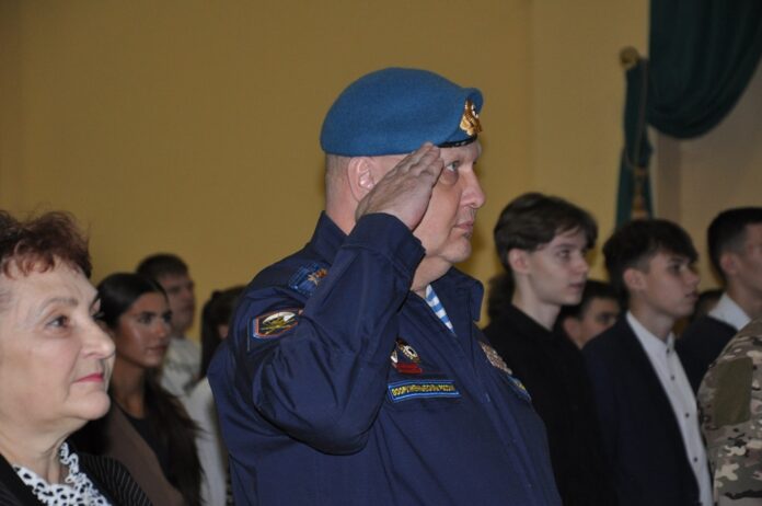 В Подольске полицейские и общественники приняли участие в торжественных мероприятиях ко Дню Героев Отечества