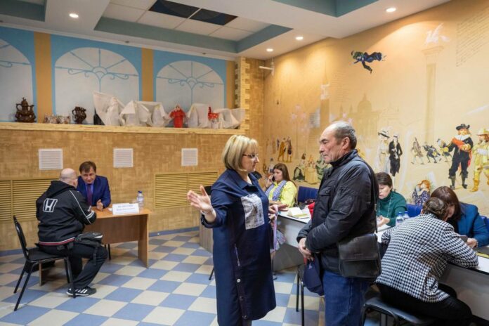 Выездная администрация Подольска работает в Федюкове