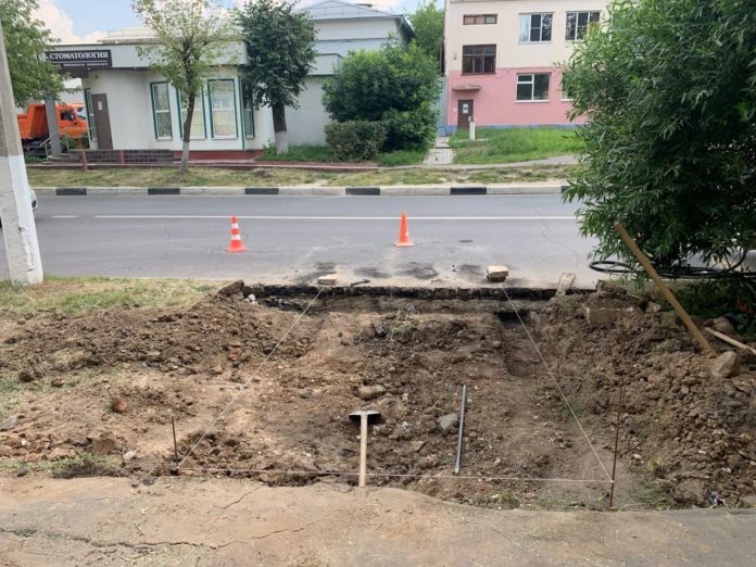 Работы по обустройству подходов к планируемому пешеходному переходу на улице Ленина пройдут до 26...