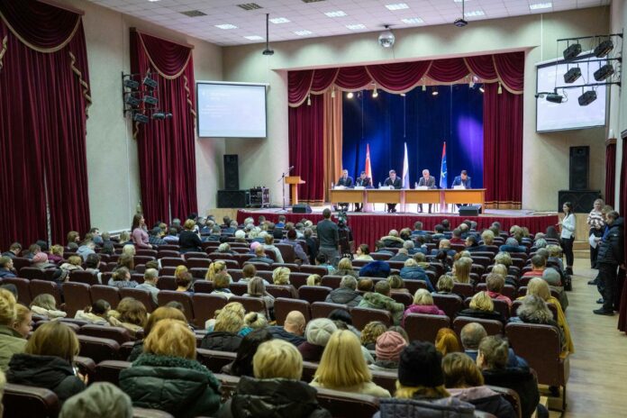 Отчетная встреча администрации Подольска с жителями прошла в Климовске