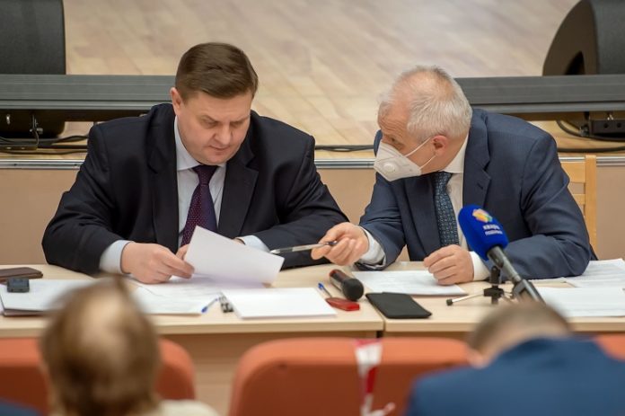 Глава муниципалитета Николай Пестов провел встречу со старостами сельских населенных пунктов микрорайона «Стрелковский»