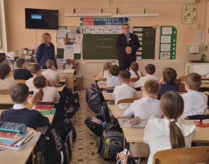 В школе №17 Г.о. Подольск провели интерактивное занятие благодаря проекту «Киноуроки в школах России».