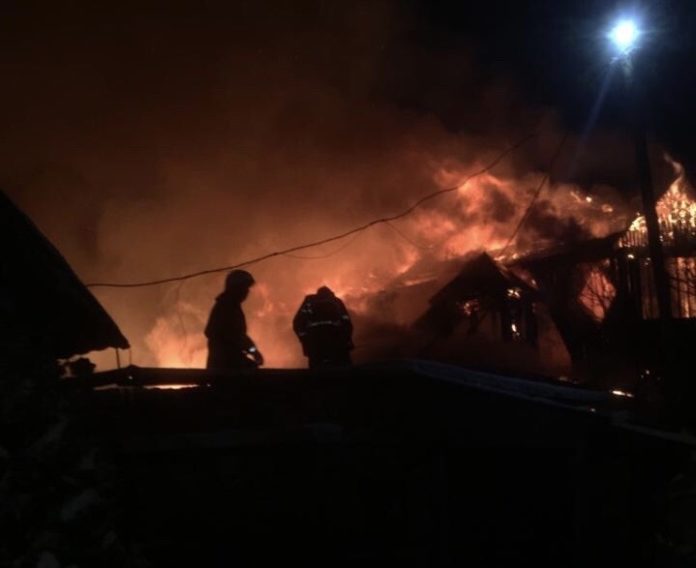 Огнеборцы ликвидировали пожар в деревне Бережки