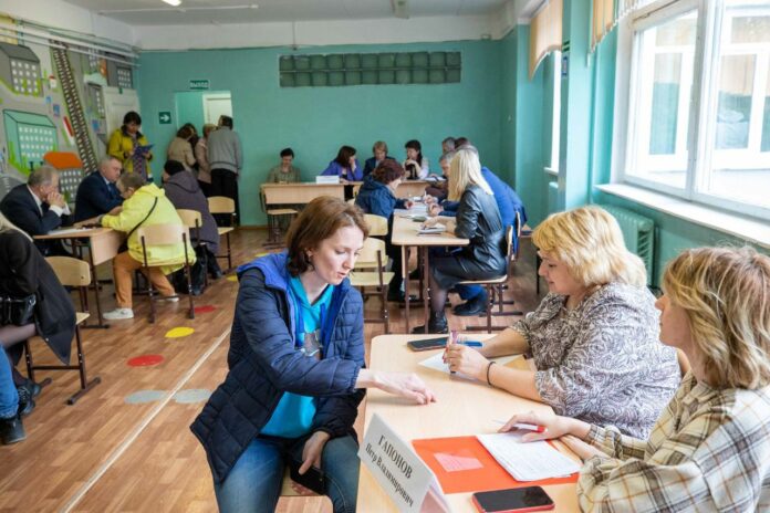 «Выездная администрация» ответила на вопросы жильцов Силикатной-2