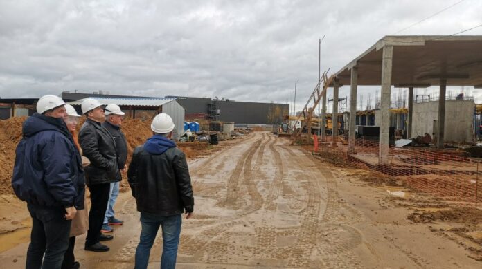 Депутат Совета депутатов посетил строительную площадку ООО «АПК Русский рыбный мир»