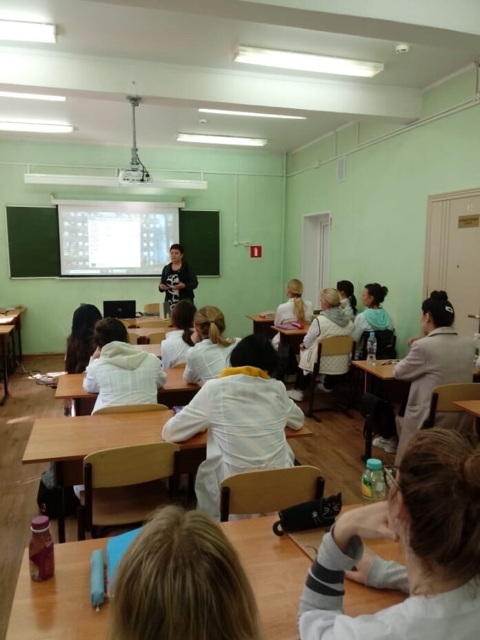 Информационное занятие прошло в Молодежном центре «Вектор»