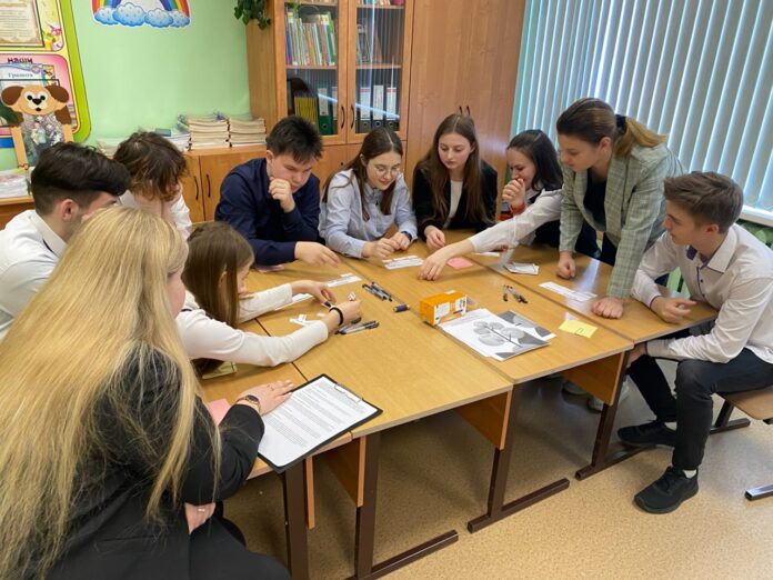 В средней школе Подольска прошёл открытый классный час на тему выбора профессии
