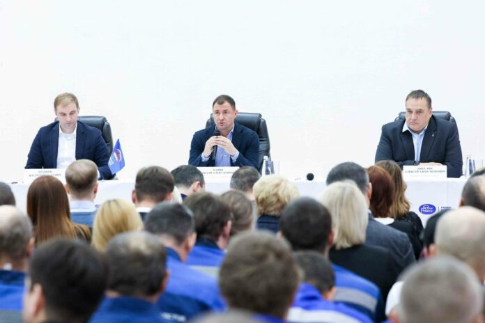 В Подольске прошла встреча с трудовым коллективом Климовского трубного завода 