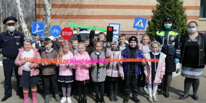 Автоинспекторы провели акцию «Навстречу безопасности» в Толбинской школе