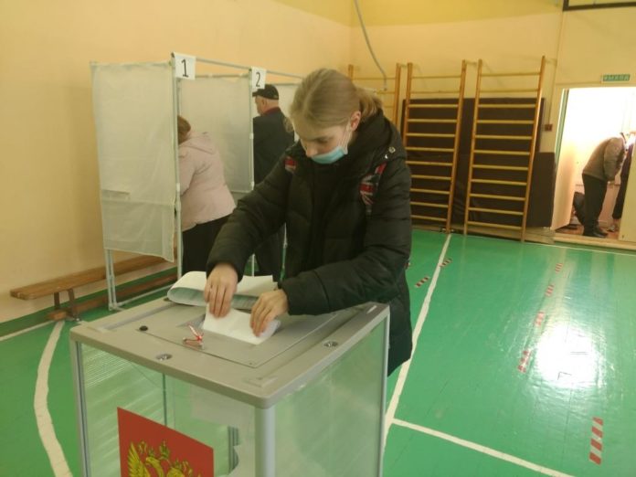 Жители микрорайона Львовский голосуют