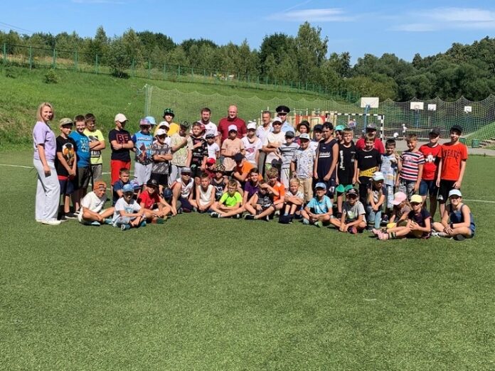 В Подольске полицейские и общественники провели акцию «Зарядка со стражем порядка»