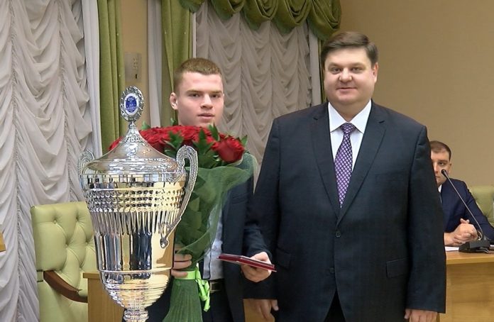 Николай Пестов вручил Знаки отличия «За заслуги перед Городским округом Подольск»