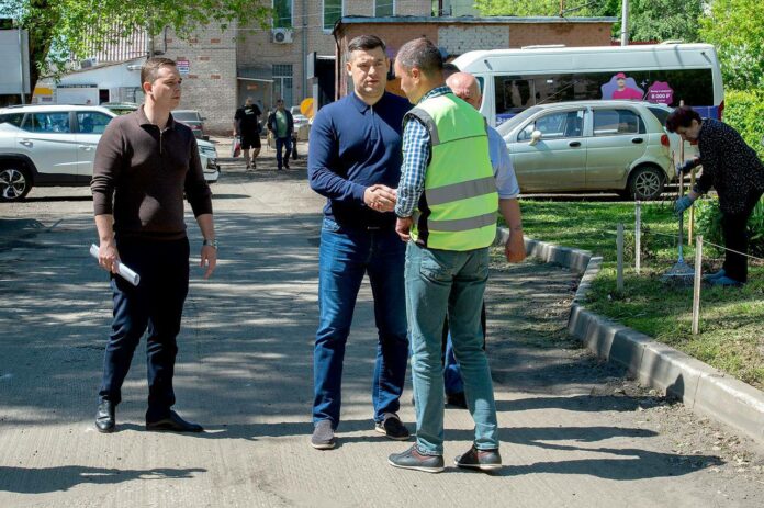 Секретарь местного отделения партии «Единая Россия» проехал за рулем по городским улицам Подольска