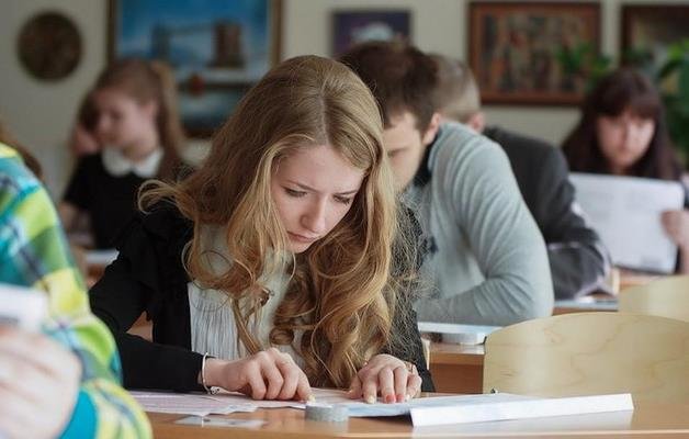 В округе более 1900 выпускников пишут итоговое сочинение