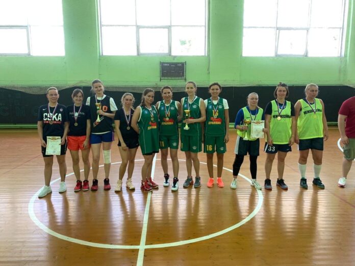 В Подольске прошли соревнования по стритболу среди женских команд