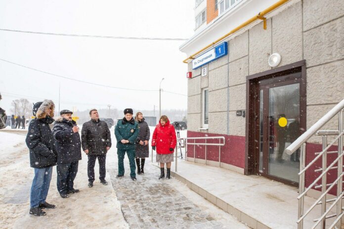 Глава Подольска Дмитрий Жариков проверил готовность домов 1 и 3 по улице Спортивной в...