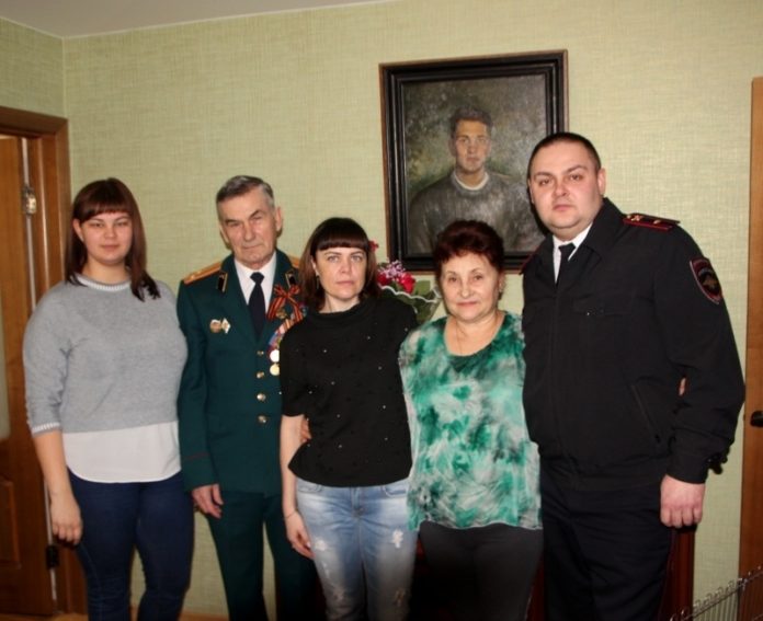 Родителей Героя России Александра Монетова навестили руководители УМВД России по горокругу Подольск
