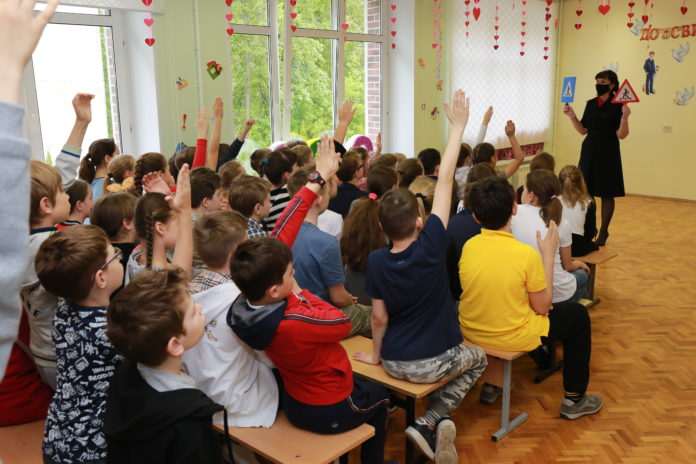 Ученики Лицея «Экус» приняли участие в профилактическом мероприятии «Внимание, дорога!»