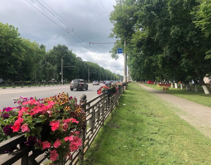 Благоустройство в Подольске: ремонт ограждений и озеленение территорий