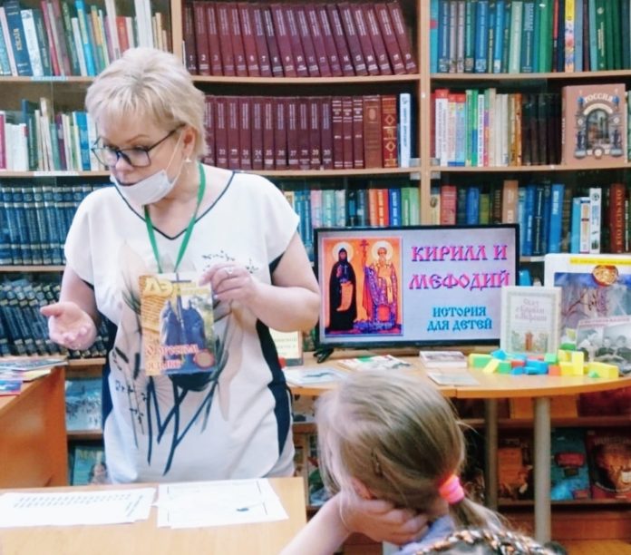 Познавательно-игровая программа «Всем нужна грамота» прошла в Центральной детской библиотеке