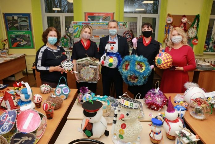 Итоги конкурса «Правила дорожного движения соблюдай! Елку новогоднюю наряжай!»