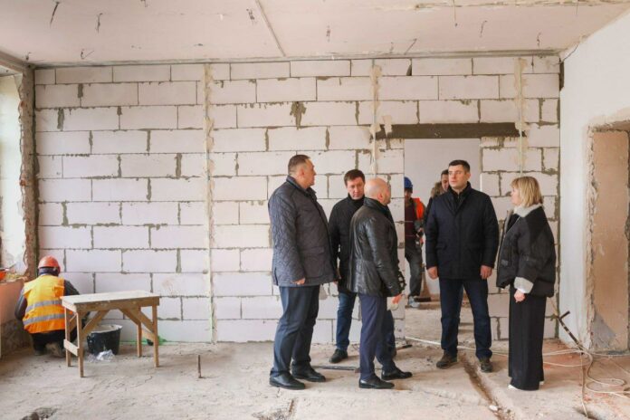 Однопартийцы посетили гимназию имени Подольских курсантов