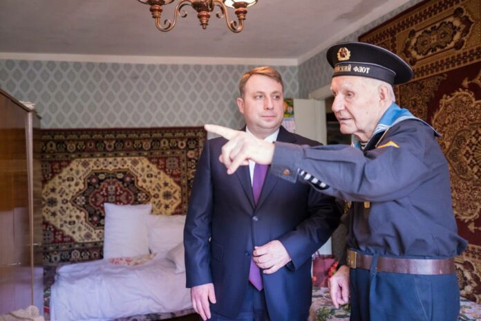 Участника Великой Отечественной войны Ивана Ивановича Шестопалова навестил Секретарь местного отделения партии «Единая Россия»,...