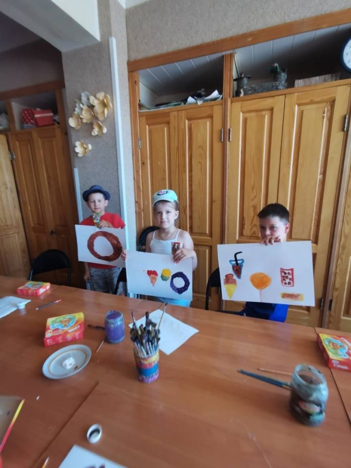 Мастер-класс «Рисование сладостей» состоялся ДК «Металлург»