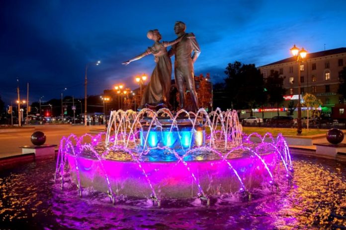 В Подольске заработали фонтаны под сопровождение оркестра