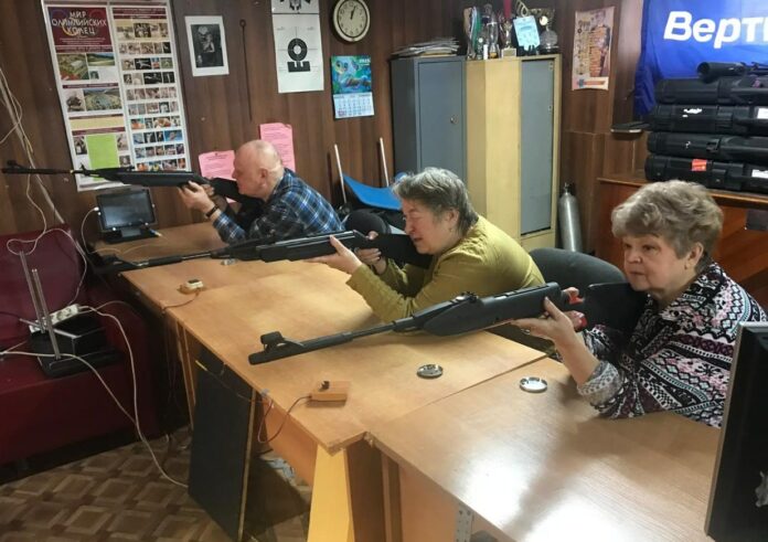 В Подольске состоялись соревнования по стрельбе из пневматического оружия среди инвалидов