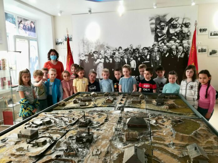 Ко Дню памяти Подольских курсантов в школах Большого Подольска проходят тематические мероприятия
