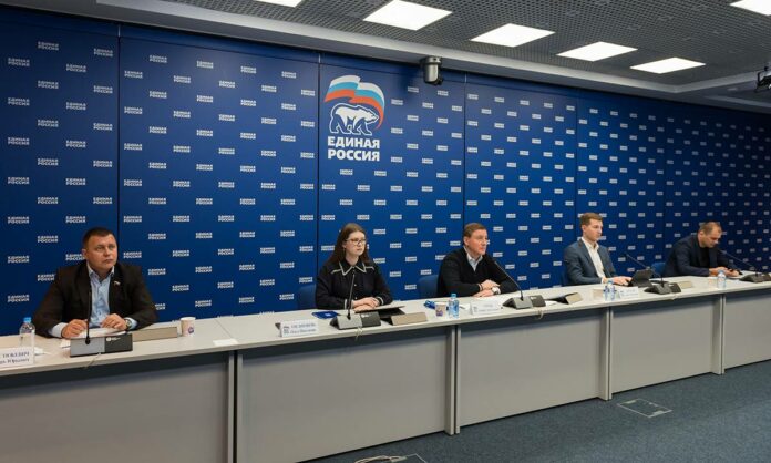 «Единая Россия» мобилизует волонтерские центры в регионах в связи с пиковой нагрузкой на систему...