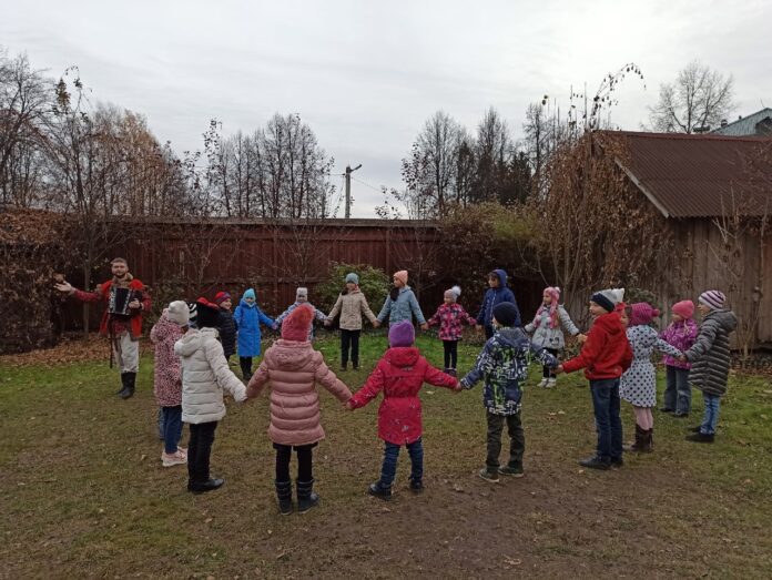 Участники школы «Моя Русь» посетили программу «Сказка ложь, да в ней намек» в СДК...