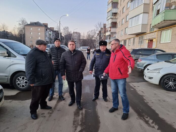 Дмитрий Жариков проверил качество уборки и вывоза снега на Силикатной и в Кутузово